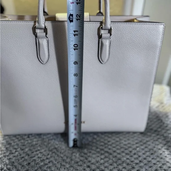 Coach Maggie Tote Bag - Picture 2 of 13